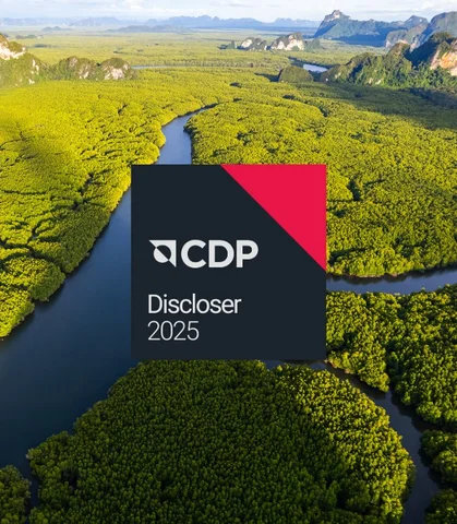 Mersen CDO discloser badge on a green landscape with a river